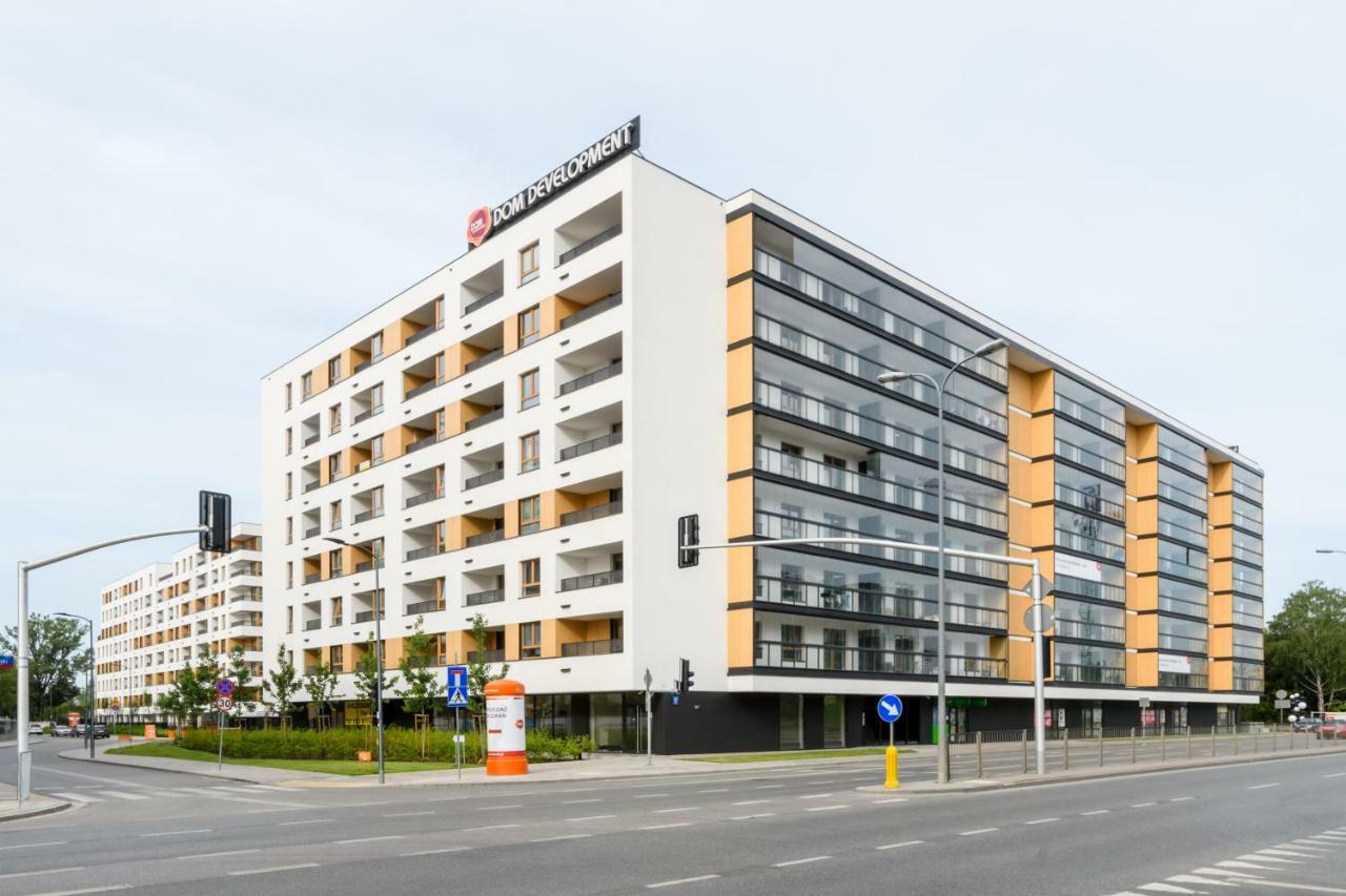M&R Apartament Airport&Business Deluxe Cybernetyki 17 - Underground Garage - Free Wifi - Netflix - Air Conditioning - Self Check-In, Close By Chopin Airport Warsaw Exterior photo